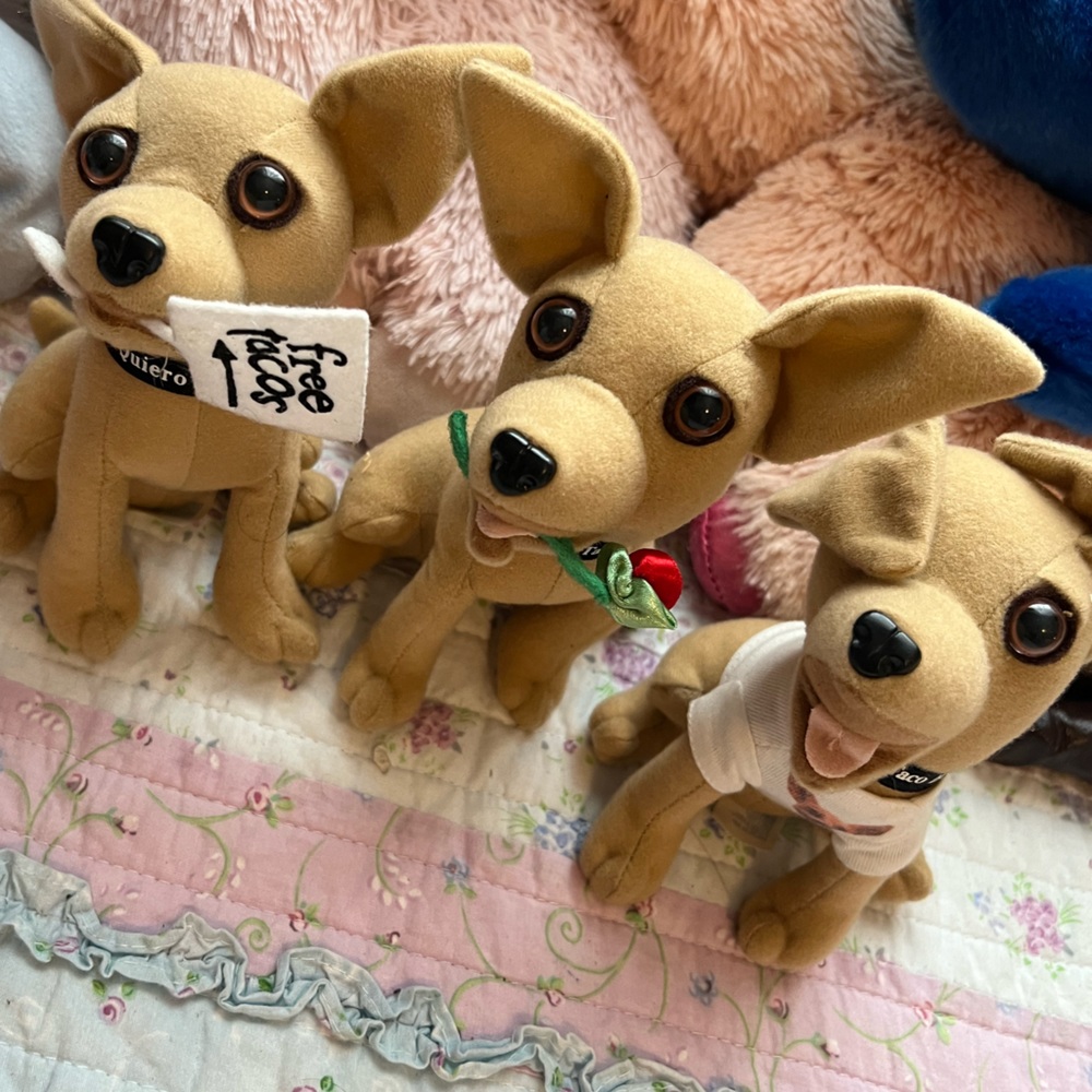 Original talking Taco Bell dogs